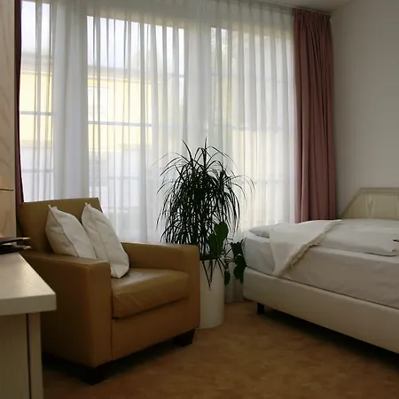 Ξενοδοχείο Atrium Amadeus 4*