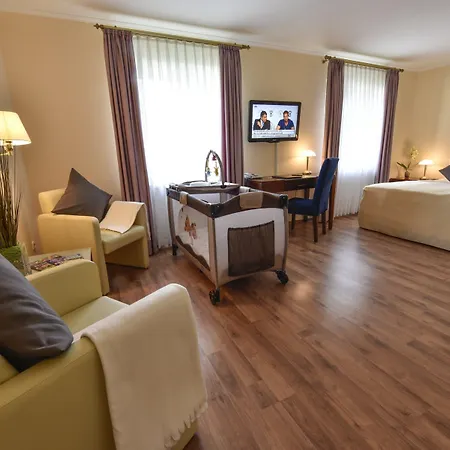 Hotel Atrium Amadeus 4*