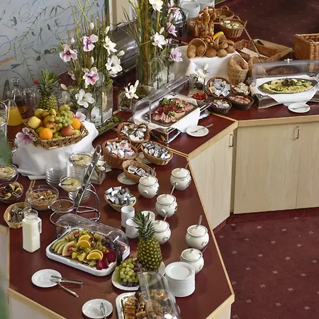 Hotel Atrium Amadeus 4*