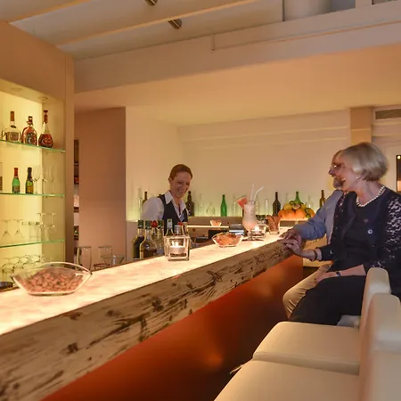 Atrium Amadeus Отель Остерфельд