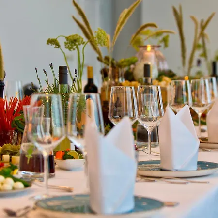 Atrium Amadeus Отель