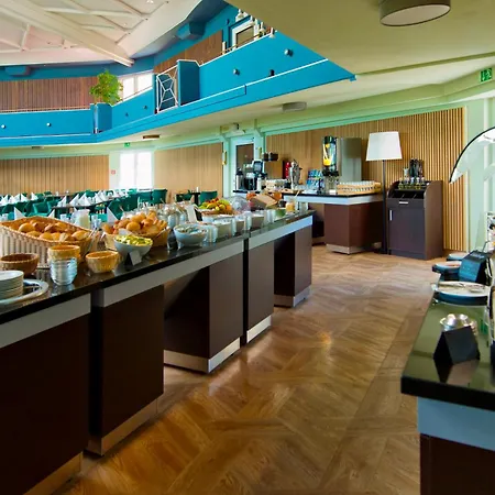 Atrium Amadeus Отель 4*