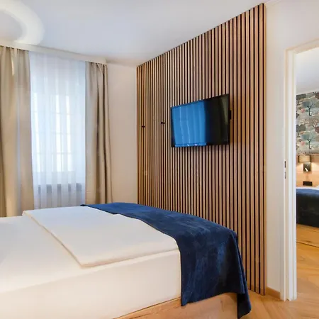 Atrium Amadeus Hotel