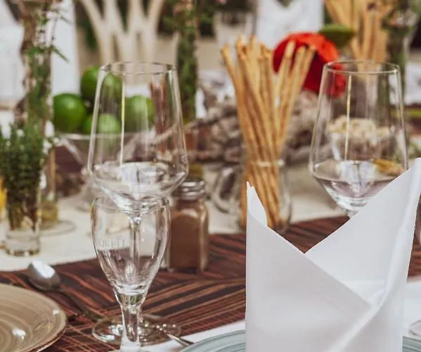 Atrium Amadeus ホテル 4*