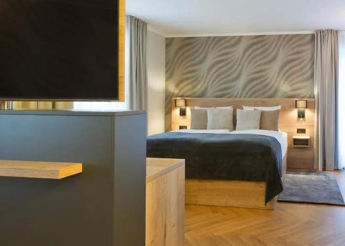 Hotel Atrium Amadeus 4*