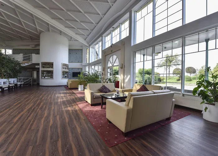 Atrium Amadeus ホテル 4*