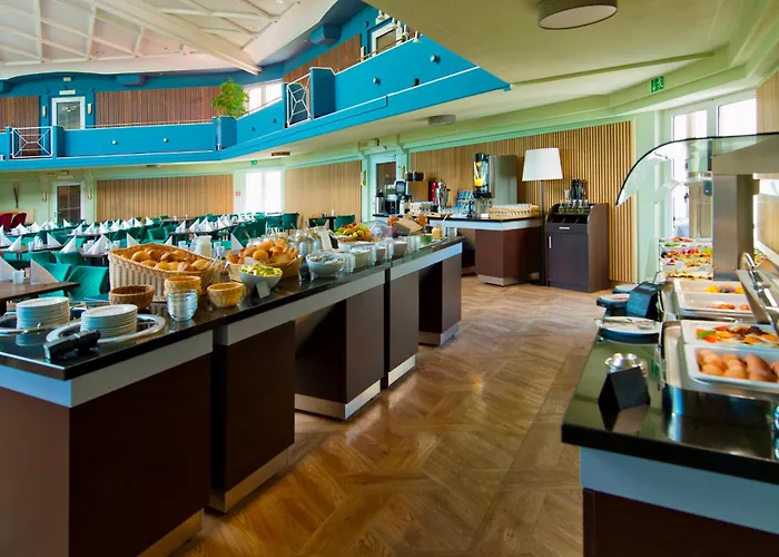 Atrium Amadeus Hotel 4*